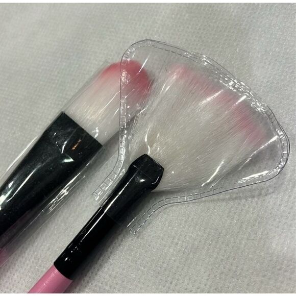 Daxstar Makeup Brushes Set of 2 Pink Black NEW - Picture 2 of 3